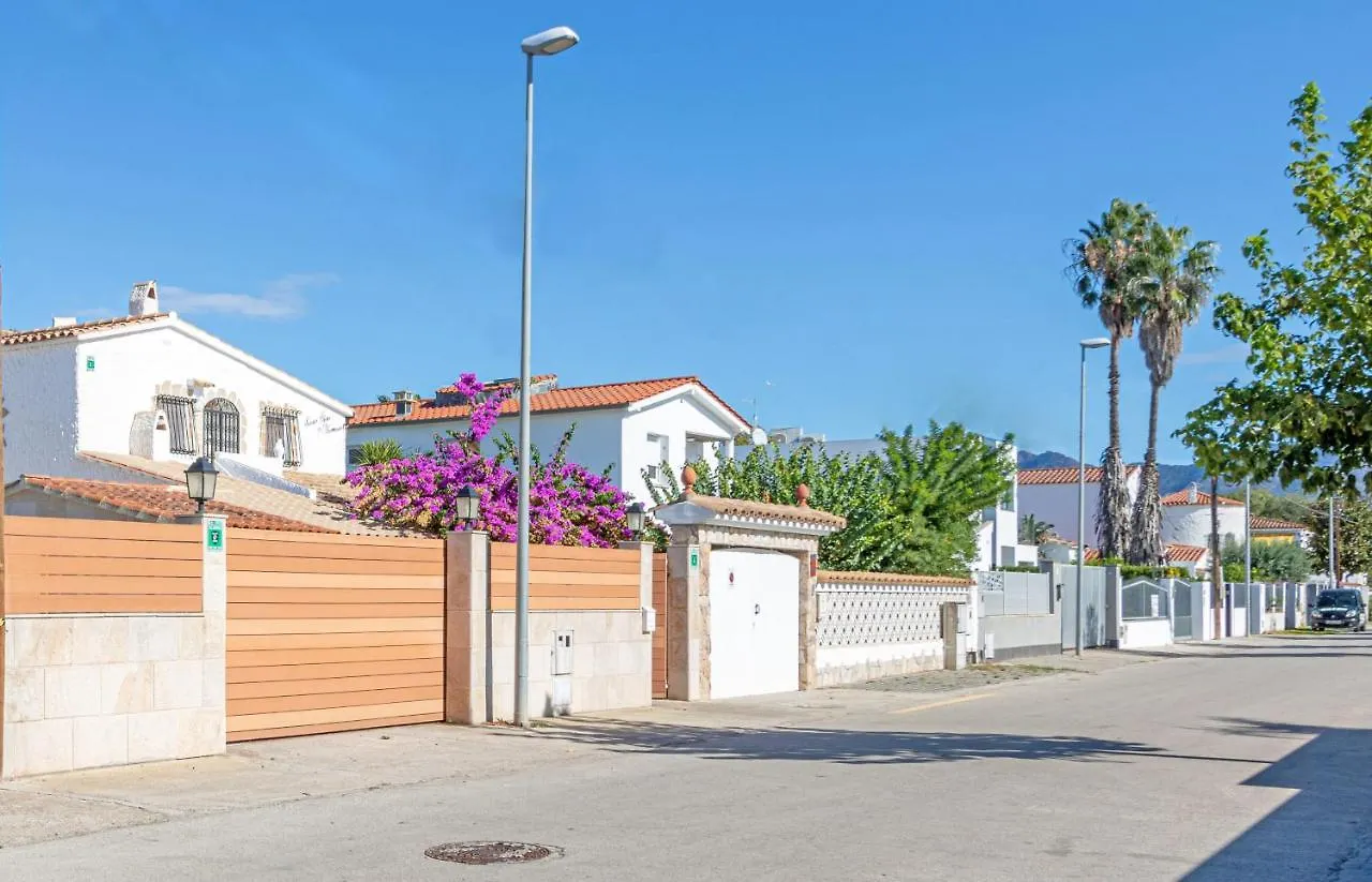 Apart-Rent Villa Ter 0031 Empuriabrava 0*,  Spanyolország